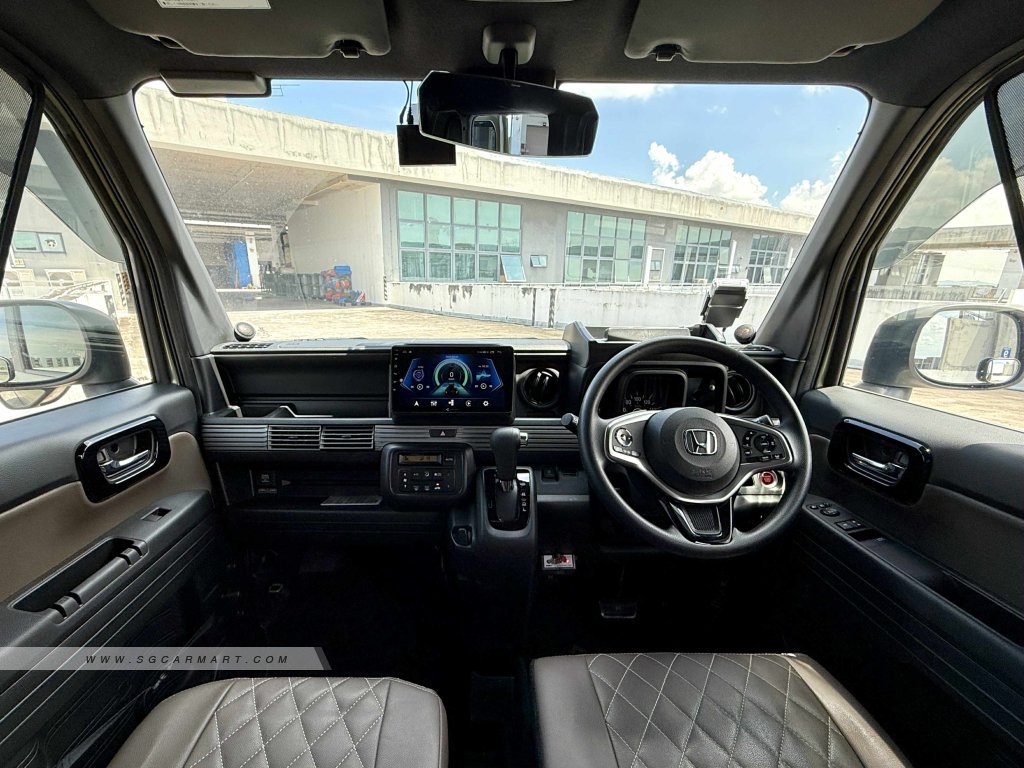 BMW 5 Series 523i Highline - Side Front