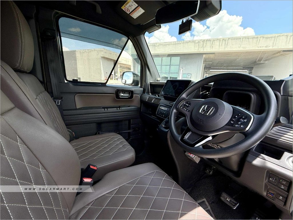 BMW 5 Series 523i Highline - Side Front