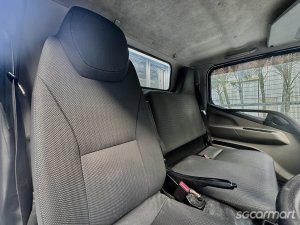 Mitsubishi Fuso Canter FEA01