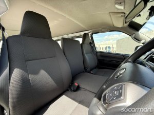 Toyota Hiace 2.8A DX