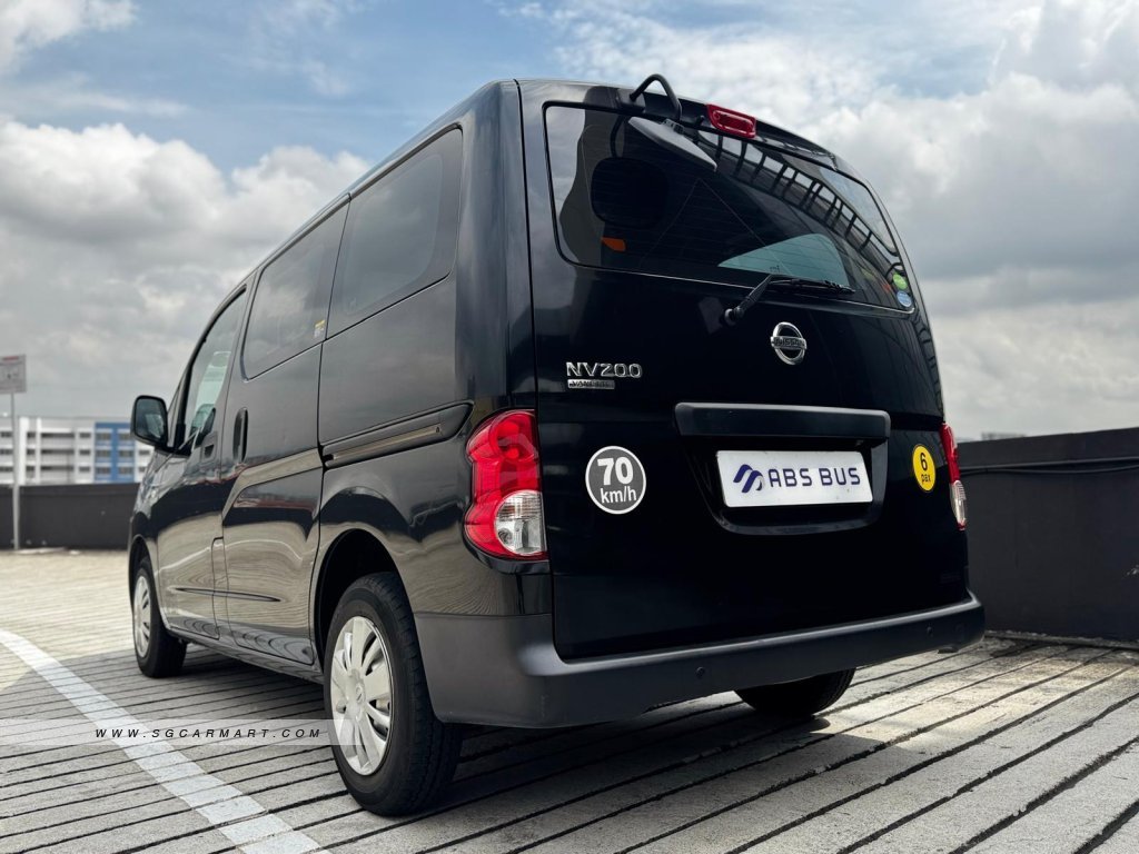 BMW 5 Series 523i Highline - Side Front