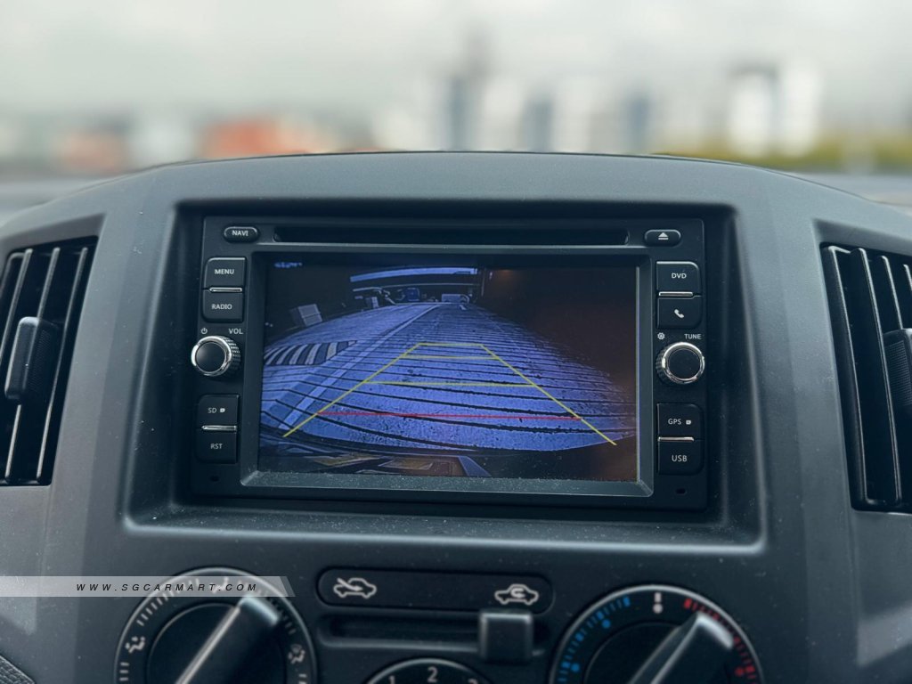 BMW 5 Series 523i Highline - Side Front