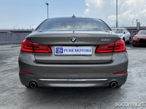 BMW 5 Series 520i