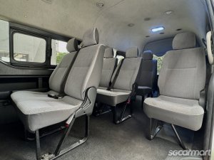 Toyota Hiace Commuter 3.0A GL High Roof (New 5-yr COE)