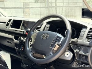 Toyota Hiace Commuter 2.8A GL High Roof