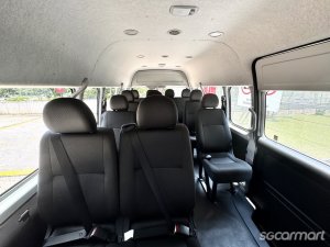 Toyota Hiace Commuter 2.8A GL High Roof