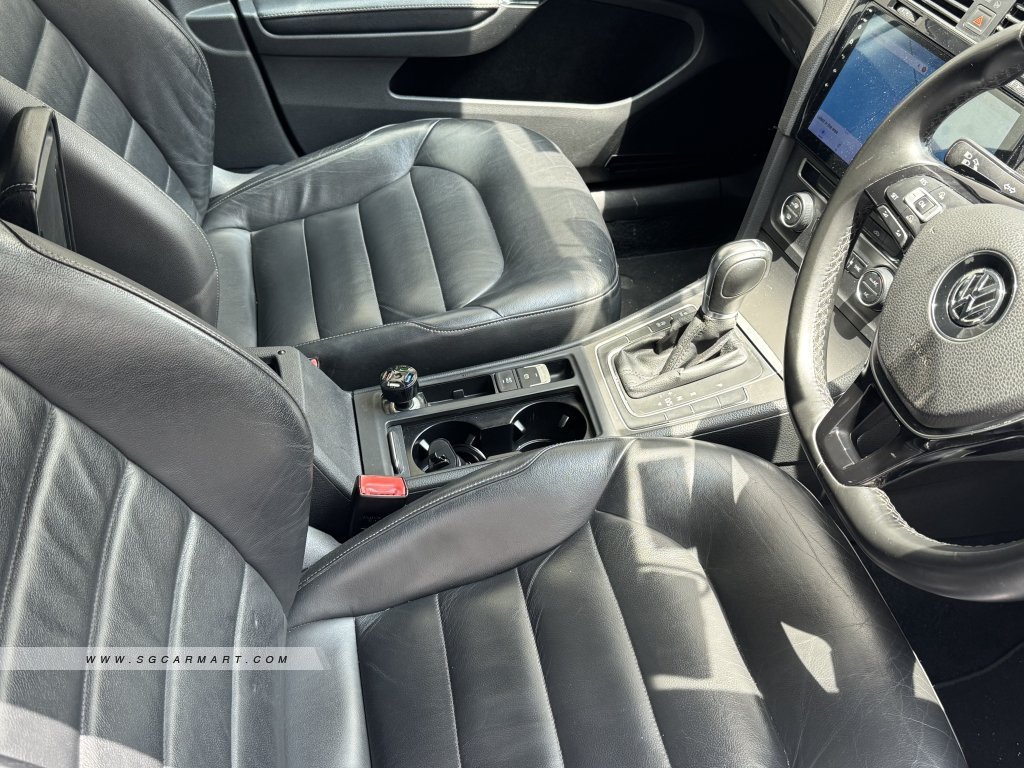 Volkswagen Golf 1.4A TSI (COE till 01/2029)