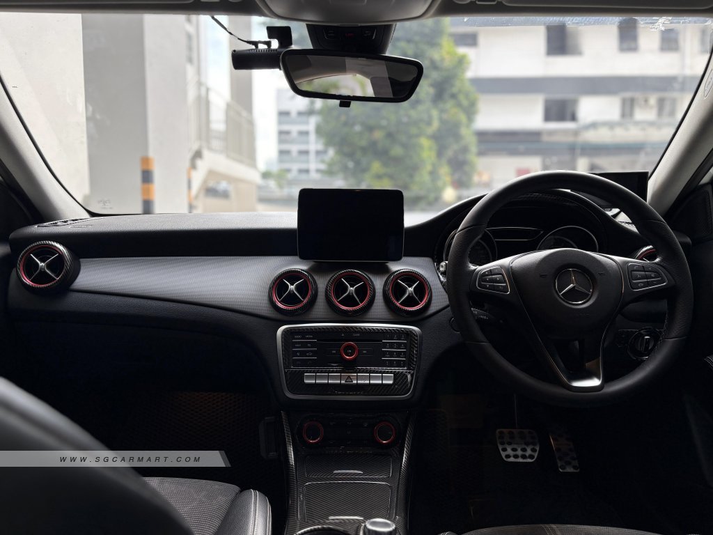 Mercedes-Benz GLA-Class GLA180 Urban Edition