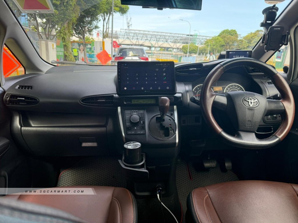Toyota Wish 2.0A (COE till 11/2029)