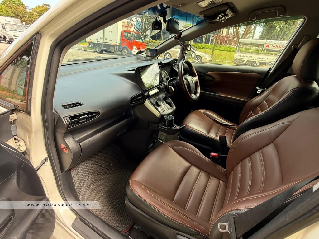 Toyota Wish 2.0A (COE till 11/2029)