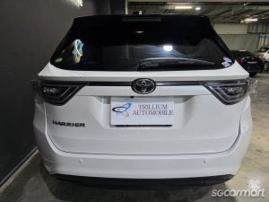 Toyota Harrier 2.0A Premium Panoramic Roof