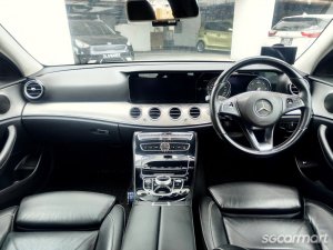 Mercedes-Benz E-Class E220d SE