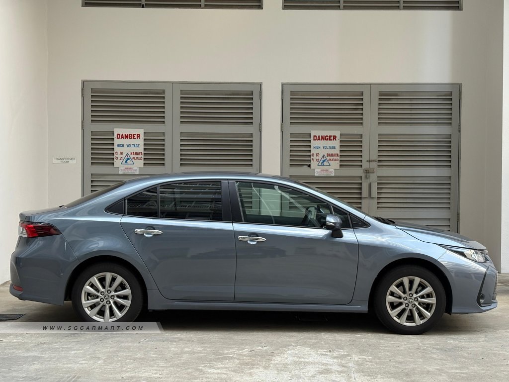Toyota Corolla Altis 1.6A Standard