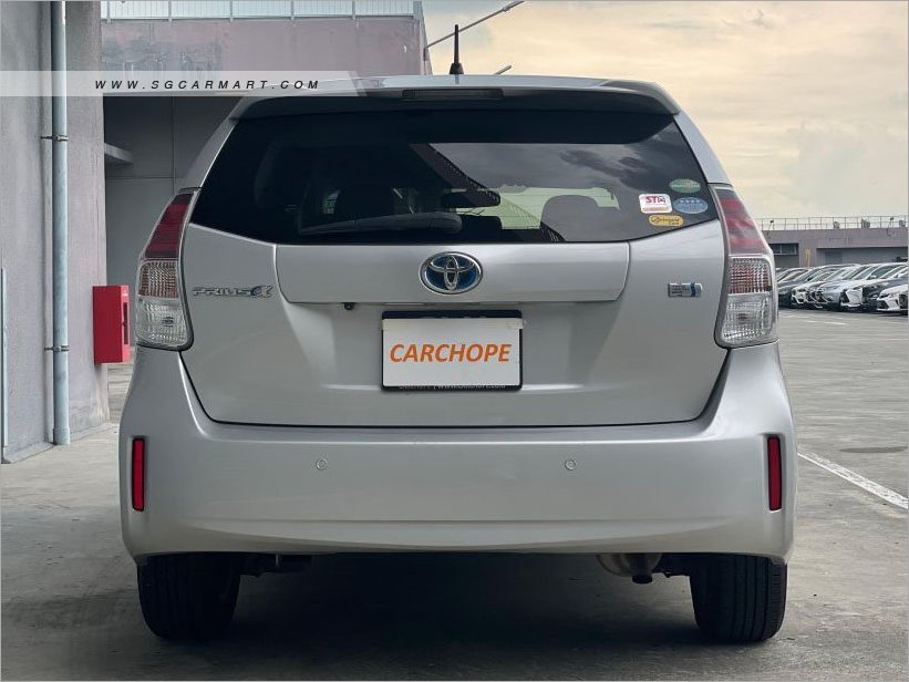 Toyota Prius Alpha Hybrid 1.8A S