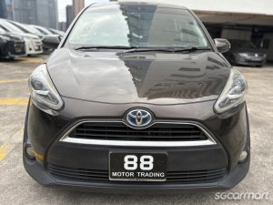 Toyota Sienta Hybrid 1.5A G