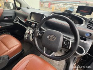 Toyota Sienta Hybrid 1.5A G