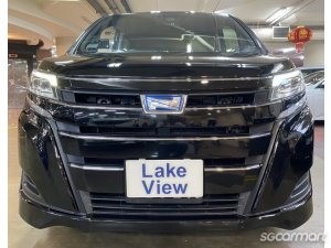 Toyota Noah Hybrid 1.8A X