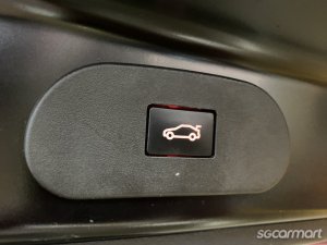 Toyota Noah Hybrid 1.8A X