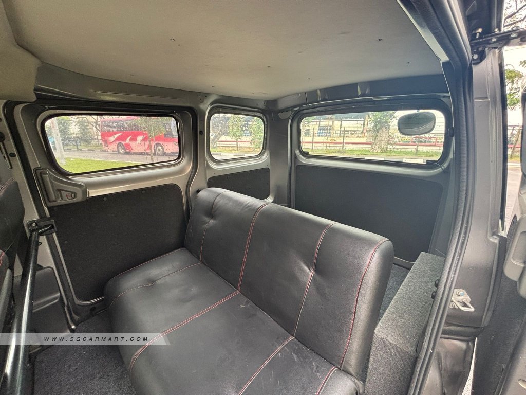 BMW 5 Series 523i Highline - Side Front