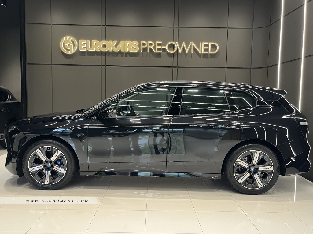 BMW iX Electric xDrive40 Sport