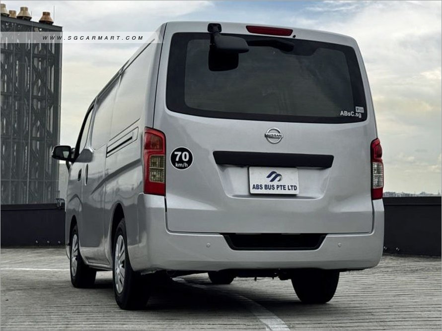 BMW 5 Series 523i Highline - Side Front