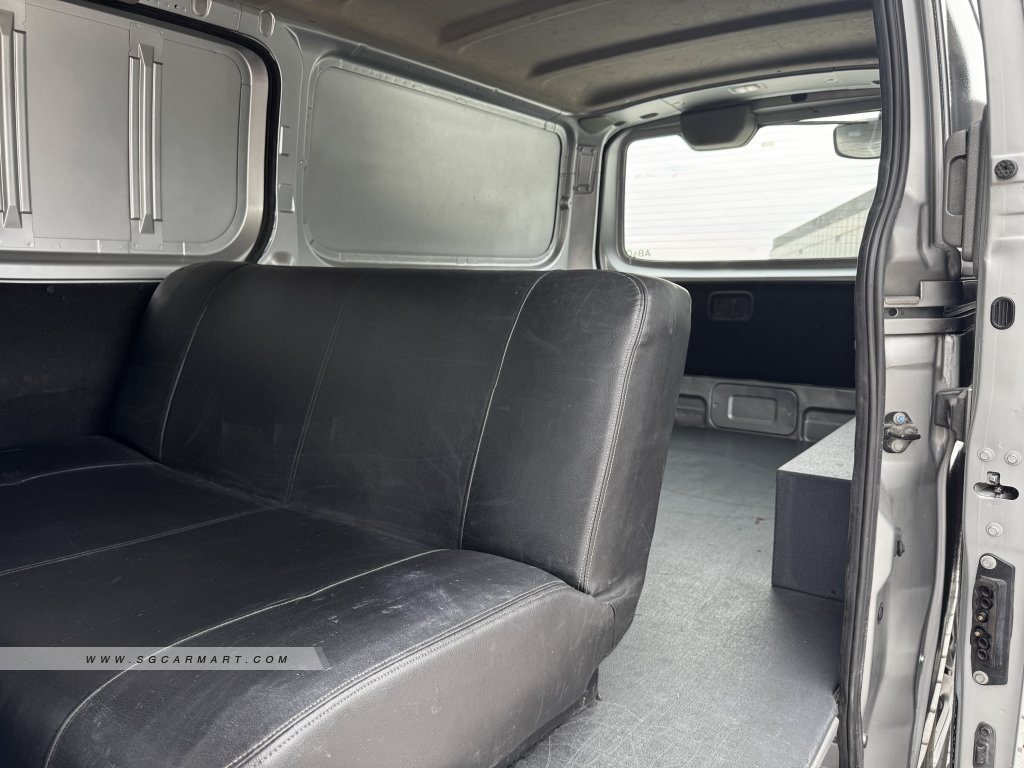 BMW 5 Series 523i Highline - Side Front