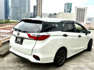 Honda Shuttle Hybrid 1.5A X