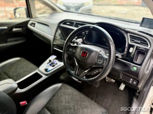 Honda Shuttle Hybrid 1.5A X