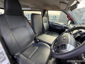 Toyota Hiace 2.8A DX