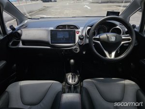 Honda Fit 1.3A G (COE till 11/2027)