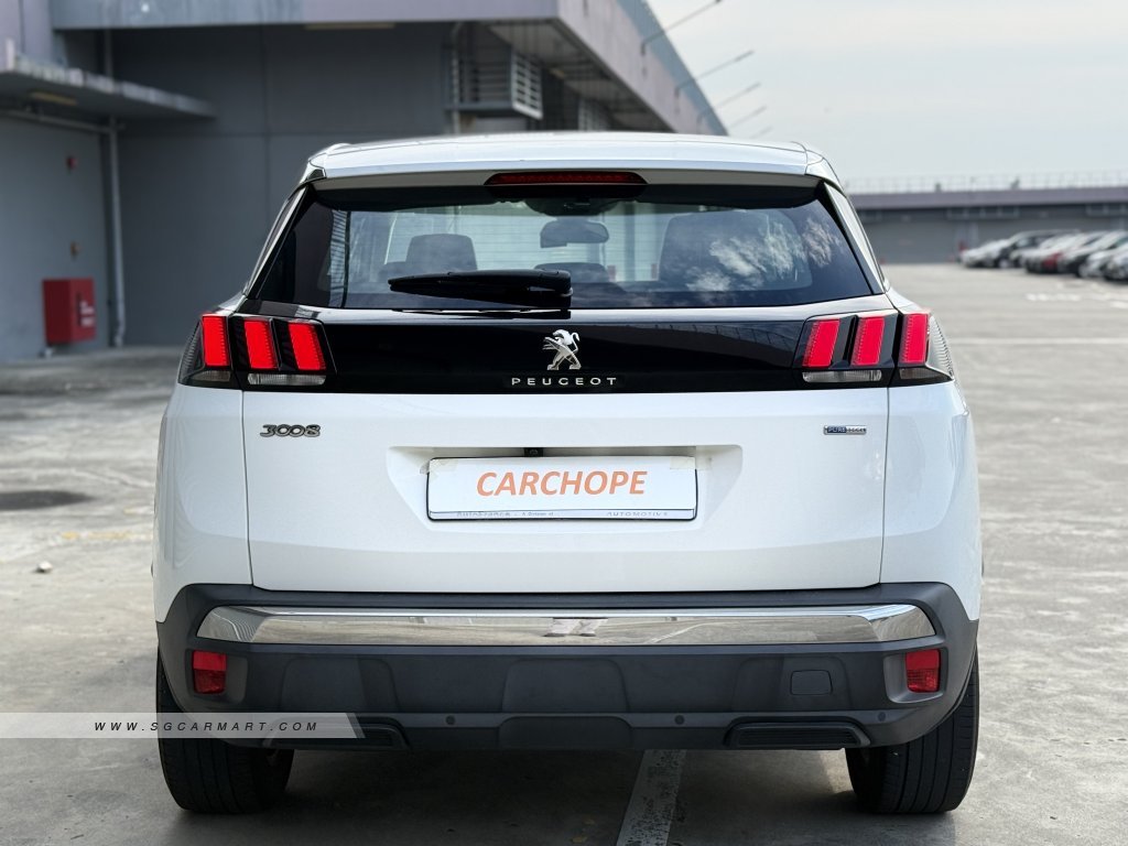 Peugeot 3008 1.2A PureTech EAT6 Active