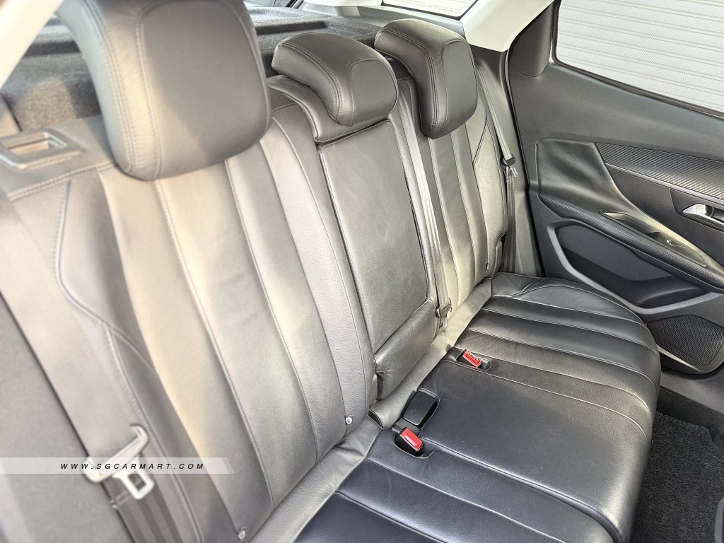 Peugeot 3008 1.2A PureTech EAT6 Active