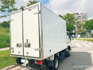 Isuzu NHR87A