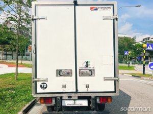 Isuzu NHR87A