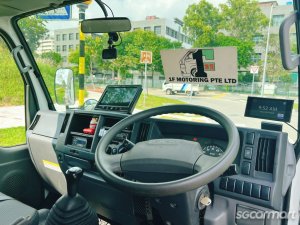 Isuzu NHR87A