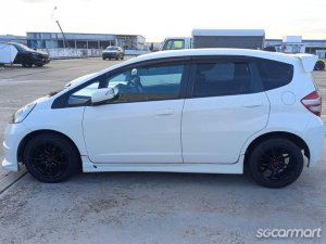 Honda Fit 1.3A G (COE till 03/2029)
