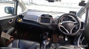 Honda Fit 1.3A G (COE till 03/2029)