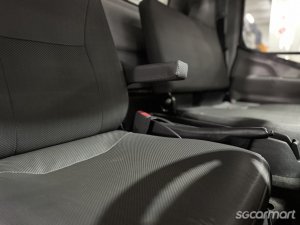 Mitsubishi Fuso Canter FEB21