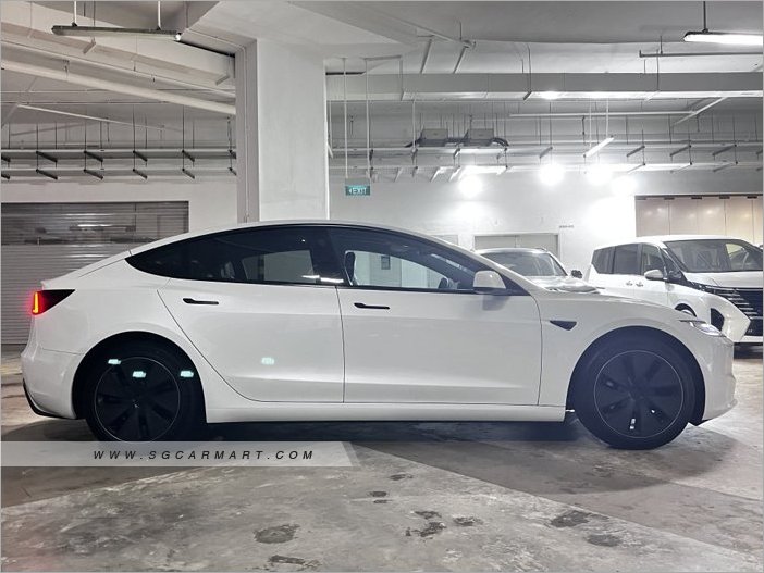 Tesla Model 3 Electric RWD