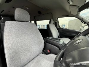 Toyota Hiace Commuter 3.0A GL