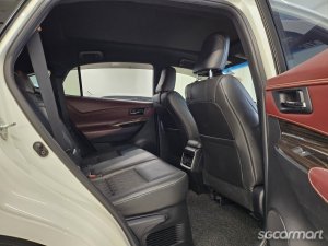 Toyota Harrier 2.0A Elegance (New 5-yr COE)