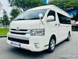 Toyota Hiace Commuter 3.0A High Roof