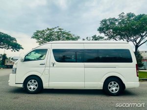 Toyota Hiace Commuter 3.0A High Roof