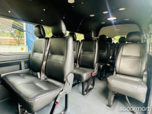Toyota Hiace Commuter 3.0A High Roof