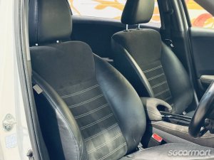 Honda Vezel Hybrid 1.5A RS