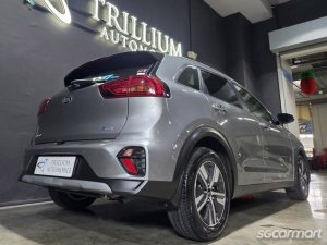 Kia Niro Hybrid 1.6A GDi DCT Sunroof