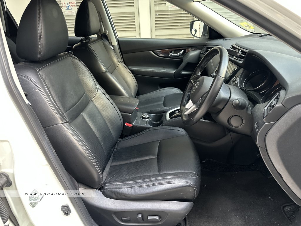 Nissan X-Trail 2.0A 7-Seater Sunroof