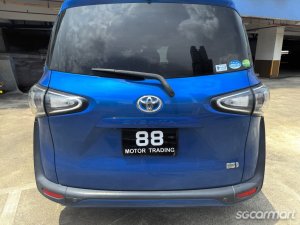 Toyota Sienta Hybrid 1.5A X