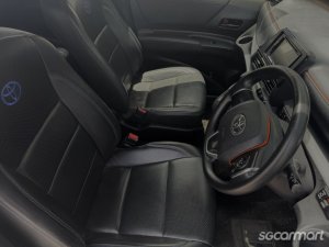 Toyota Sienta Hybrid 1.5A X