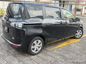 Toyota Sienta Hybrid 1.5A X